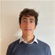 Studente di laurea magistrale in ingegneria impartisce lezioni di matematica e fisica per studenti di liceo e istituti